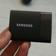 Imagen para el artículo titulado 1 Terabyte en tu cartera, el nuevo disco duro de Samsung es diminuto